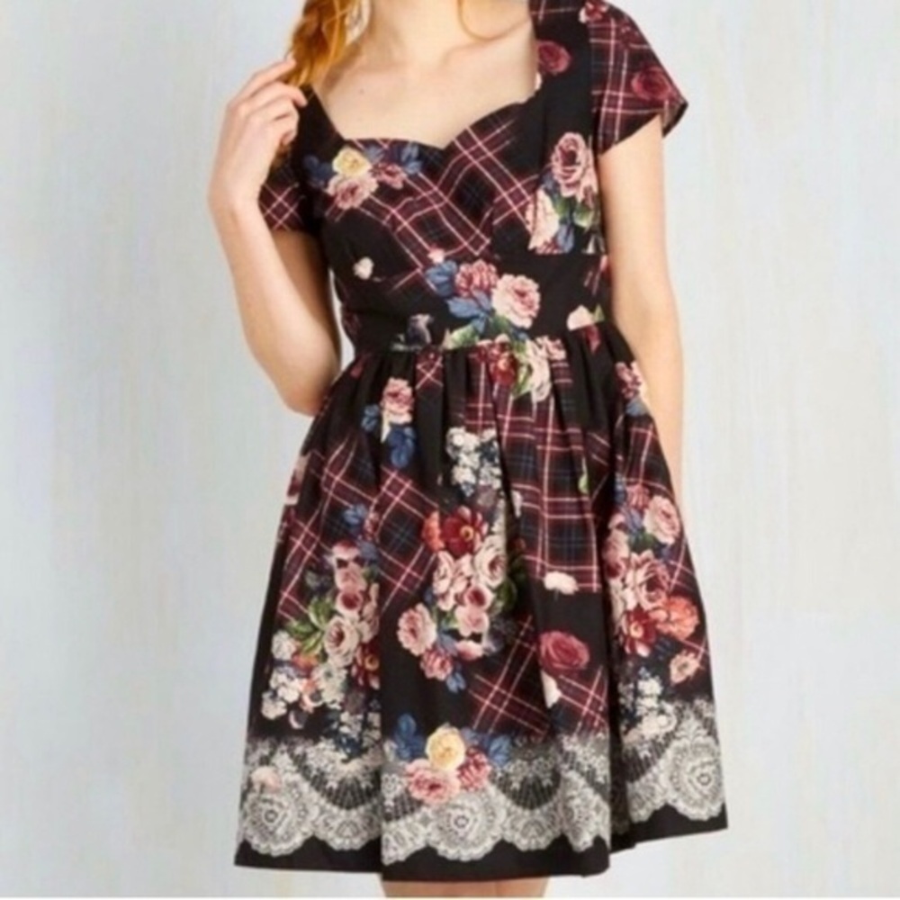 ModCloth Floral Plaid Gothic Prep Sweetheart Ahort Sleeve Mini Dress extra small